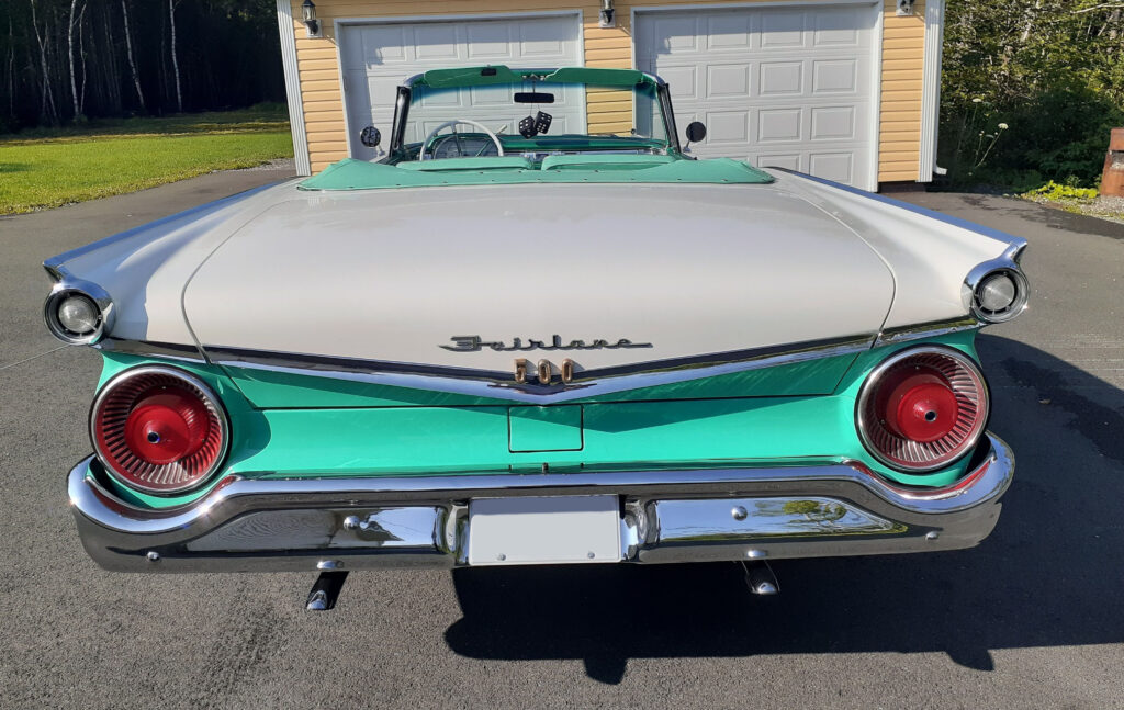 1959 Ford Fairlane 500 Galaxie Sunliner